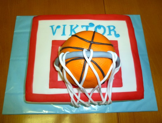 obrázek dortu - dort Basketbalový koš s míčem
