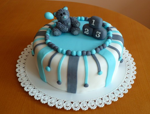 obrázek dortu - dort Modrošedý dort s medvídkem Me to You